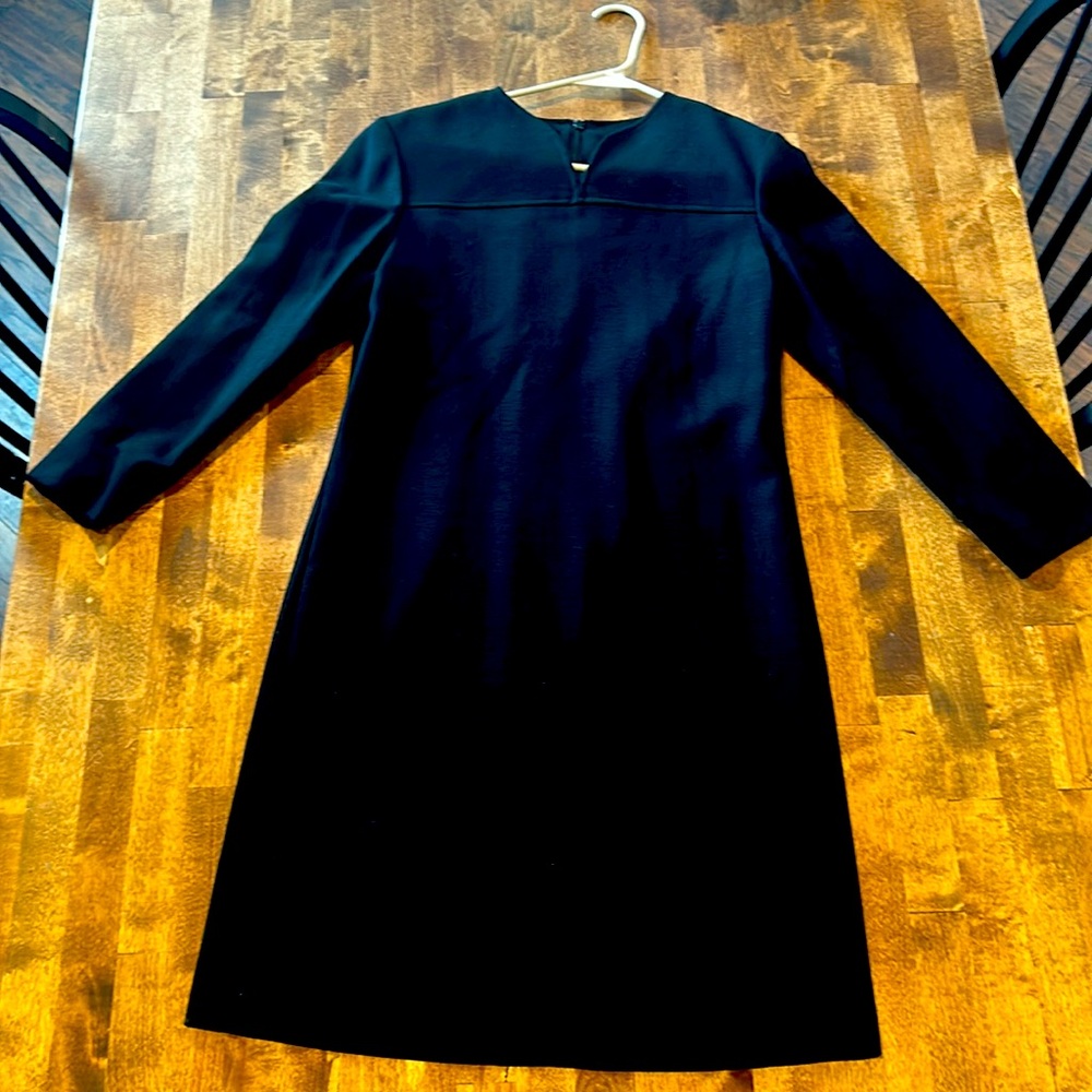 Evan-Picone Black dress size 6 excellent condition. Wool 100%